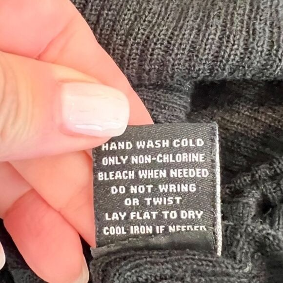 525 America Side Gather Ruched Black V-Neck Sweater - Size S - Picture 11 of 11